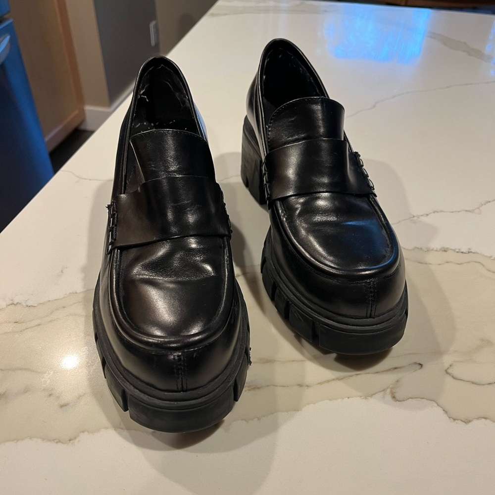 L'INTERVALLE Heeled Black Leather Women's Loafers